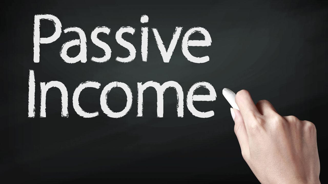 earn passive income by selling evergreen courses