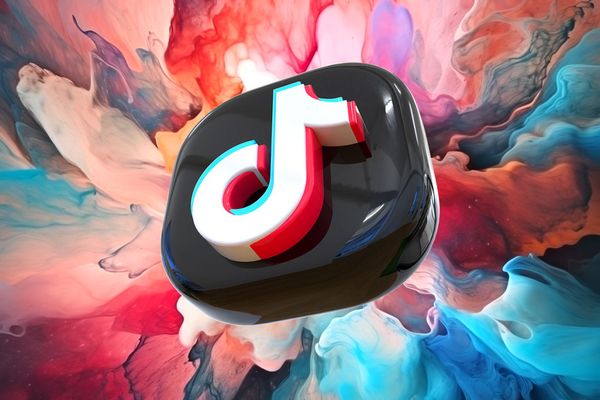 How To Sell Online Courses On TikTok Like a Pro (6 Proven Strategies)